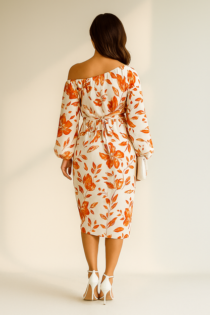 Hvid og orange off-shoulder midikjole med blomsterprint og slå-om effekt